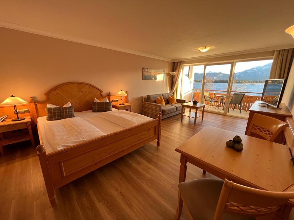 Hotel Fischer Am See Фюссен Экстерьер фото