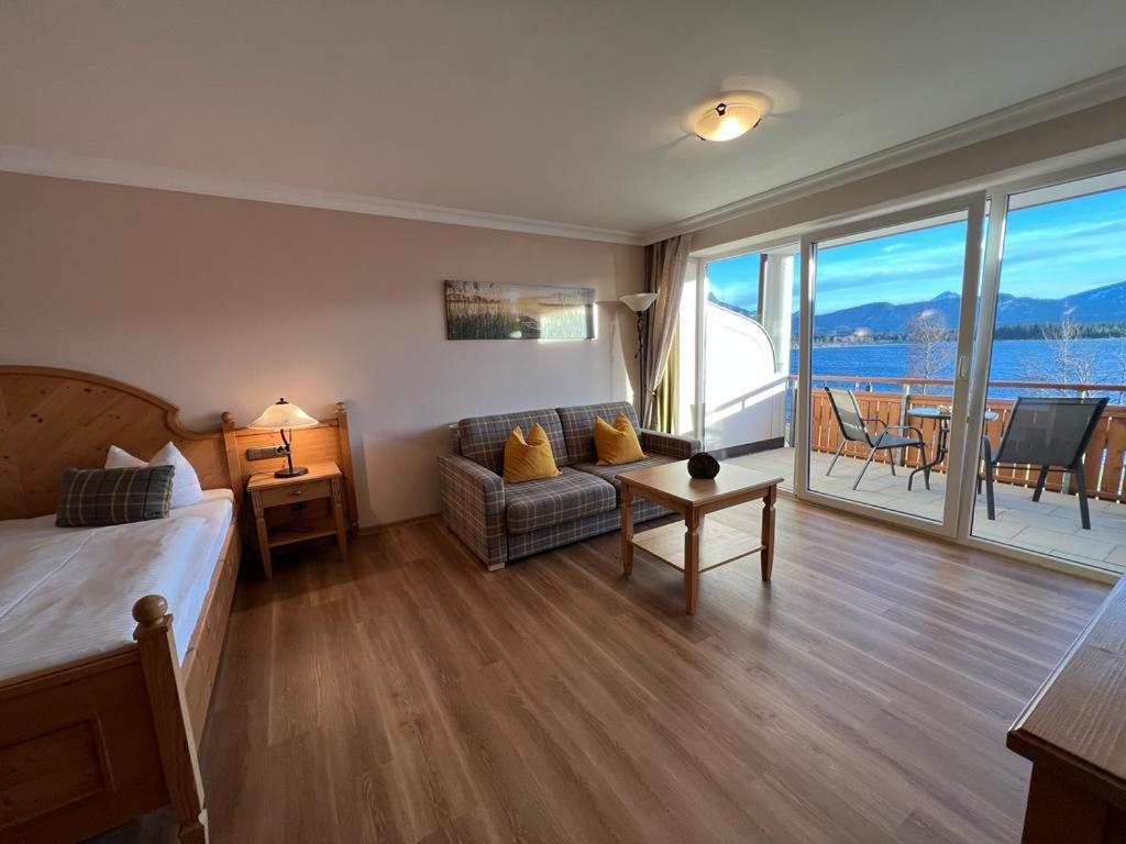Hotel Fischer Am See Фюссен Экстерьер фото