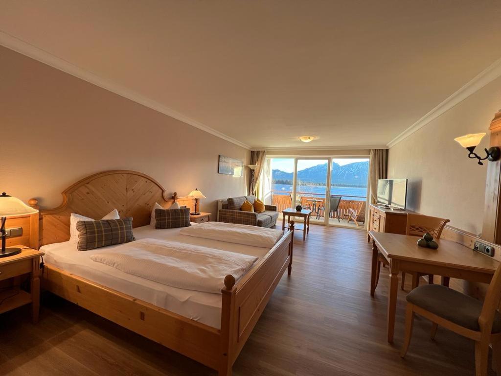 Hotel Fischer Am See Фюссен Экстерьер фото