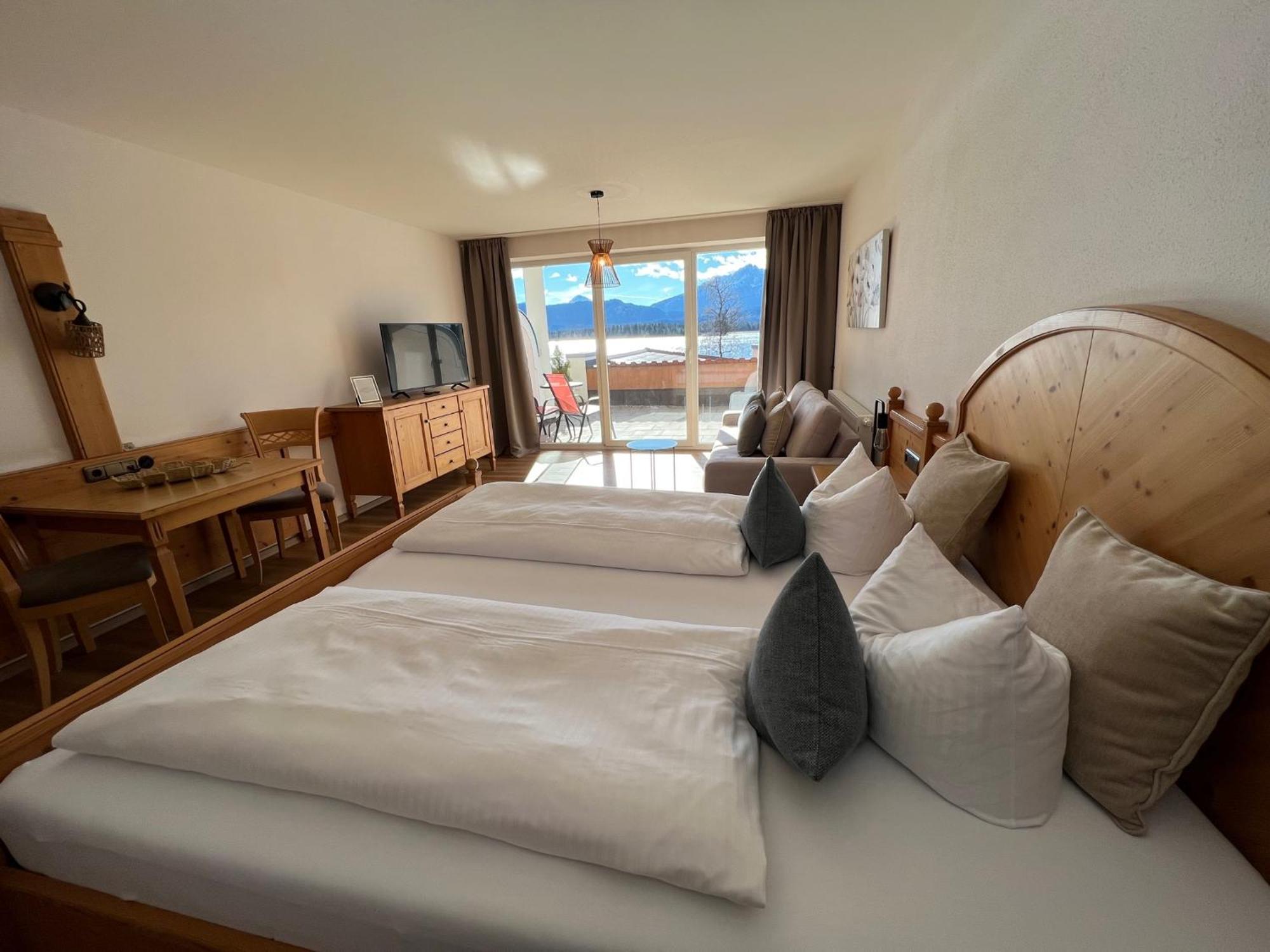 Hotel Fischer Am See Фюссен Экстерьер фото